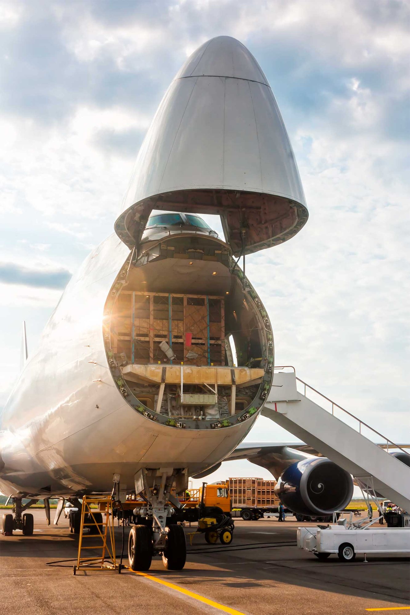 Front-loading-heavy-cargo